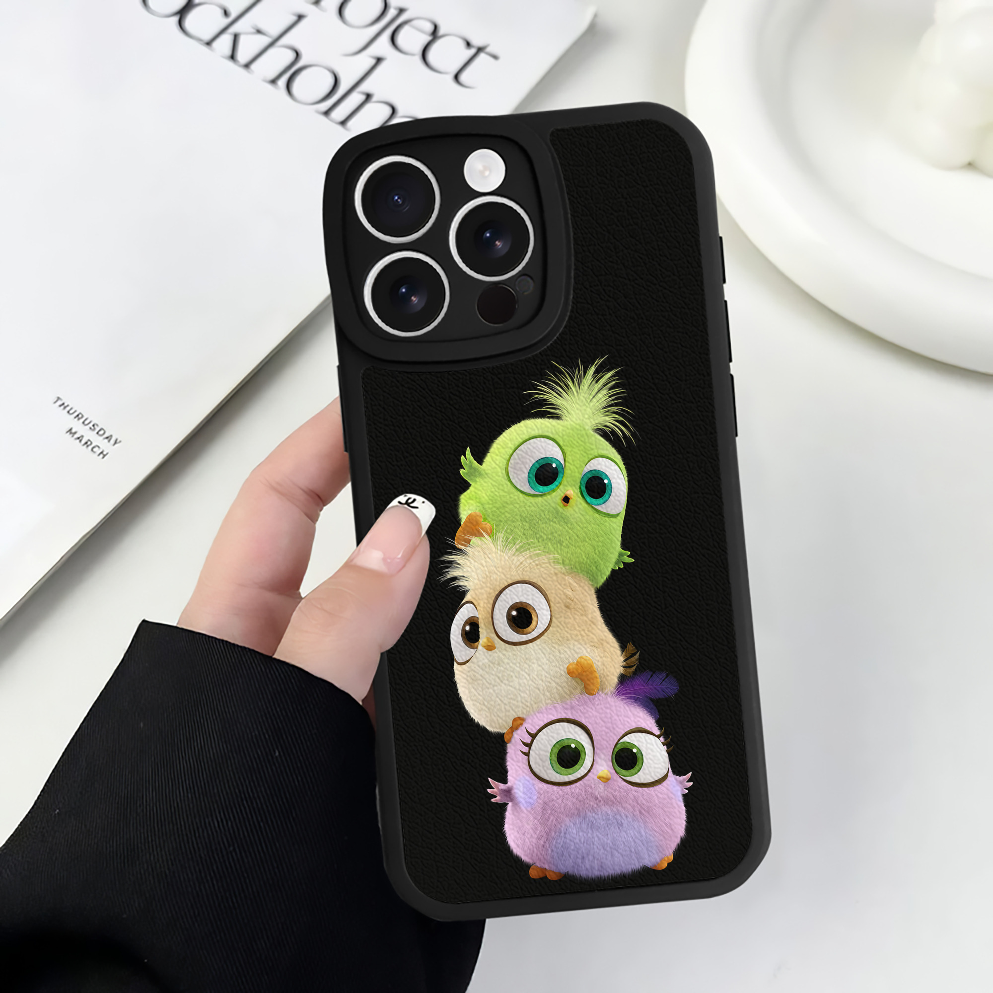 （画像用） Angry Birds アングリーバード 【iPhone 16シリーズ対応】シリコンスマホケース（レザー調） 材質：シリコン